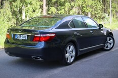 Lexus LS LS460 Sedan (AA) 4ov 4608cm3 A - Juuri katsastettu!!, vm. 2007, 216 tkm (6 / 26)