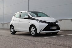 Toyota AYGO 1,0 VVT-i x-play 5ov, vm. 2017, 168 tkm (3 / 17)