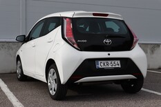 Toyota AYGO 1,0 VVT-i x-play 5ov, vm. 2017, 168 tkm (6 / 17)