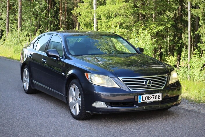 Lexus LS LS460 Sedan (AA) 4ov 4608cm3 A - Juuri katsastettu!!, vm. 2007, 216 tkm (2 / 26)