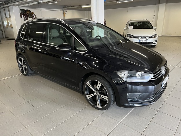 Volkswagen Golf Sportsvan Highline 1,6 TDI 81 kW (110 hv) DSG-automaatti, vm. 2016, 139 tkm (2 / 14)