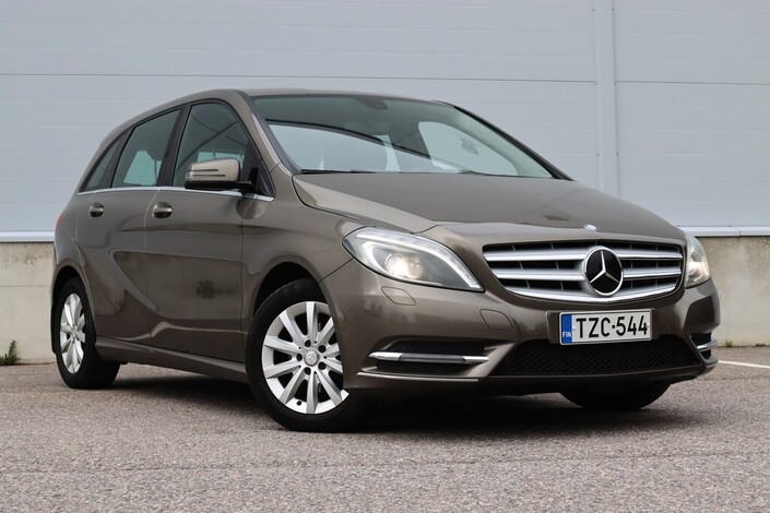 Mercedes-Benz B 180 CDI BE A Premium Business, vm. 2013, 135 tkm (1 / 15)