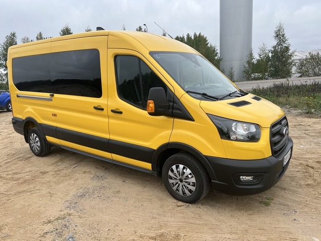 Ford Transit 2,0 TDCi  M6 Etuveto  L2H2 Retkeilyauto 3+3, vm. 2023, 83 tkm (2 / 11)