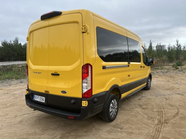 Ford Transit 2,0 TDCi  M6 Etuveto  L2H2 Retkeilyauto 3+3, vm. 2023, 83 tkm (4 / 11)