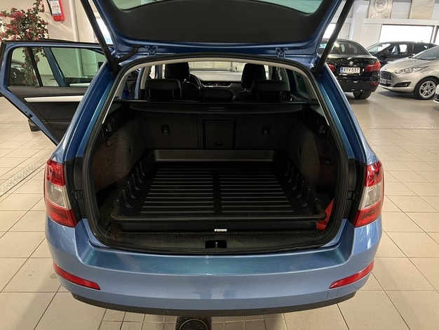 Skoda Octavia Combi 1,6 TDI 105 Elegance DSG Autom., vm. 2015, 294 tkm (8 / 12)