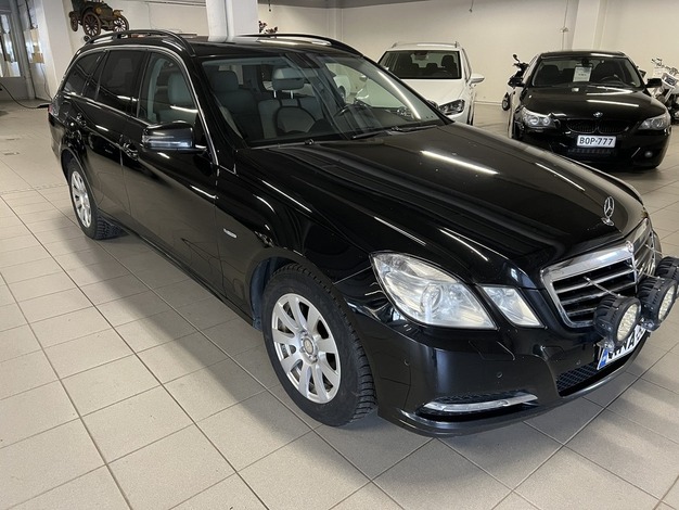 Mercedes-Benz E 220 CDI BE T A Premium Business, vm. 2011, 441 tkm (2 / 10)